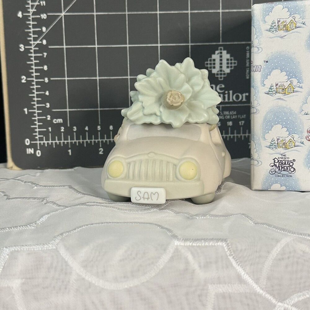 Precious Moments Sugar Town Car preloved great condition, used in box.